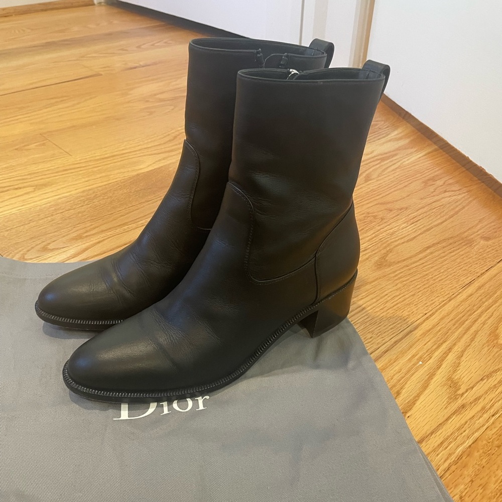 Dior soft calfskin boots in black